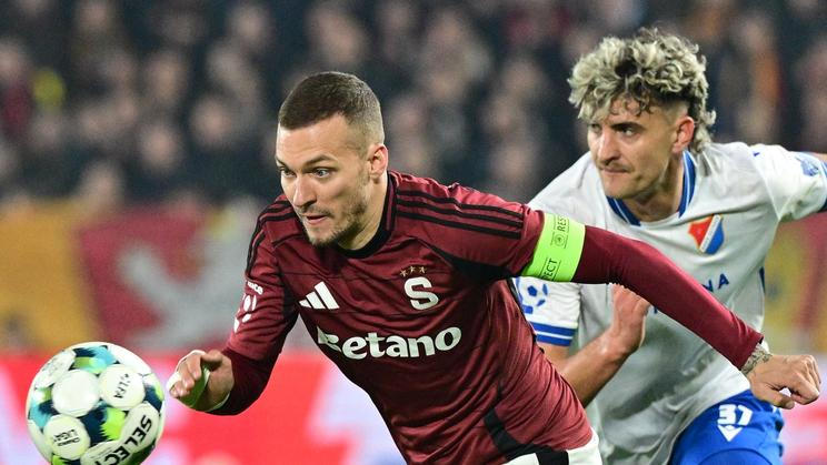 Lukáš Haraslín a Matěj Chaluš v zápase Sparty proti Baníku