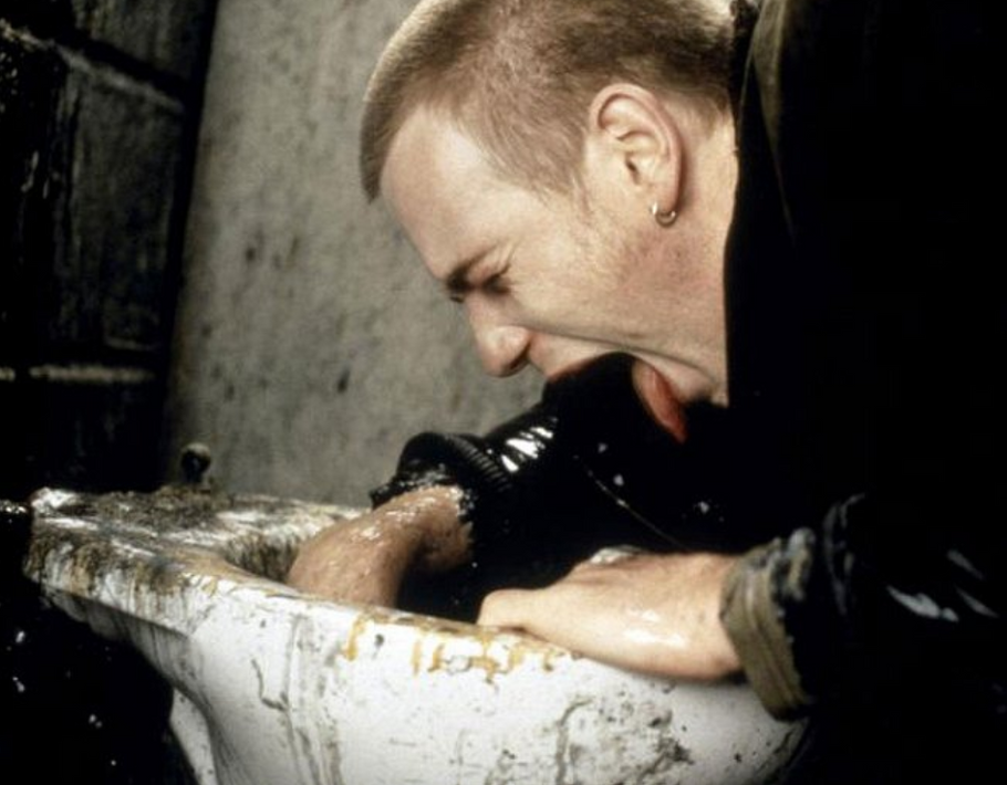 Ewan McGregor jako Mark Renton v legendární scéně Trainspottingu.