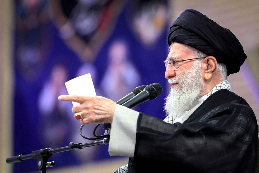 "Tyran už není." Chameneí je mrtvý, viděli jsme tělo, tvrdí Izraelci