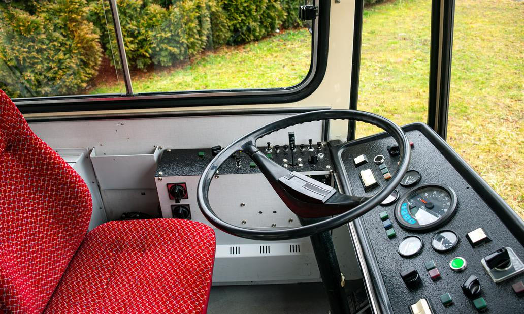 Nejde však o náhodnou koupi, trolejbus 14 Tr v Tychách testovali v roce 1998, nicméně bez cestujících a ke koupi nikdy nedošlo.