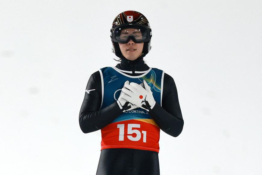 Příliš dlouhá cesta a ještě bez zavazadel. Japonský skokan se zasekl v ostřelované Dubaji