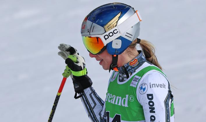 Ester Ledecká v cíli super-G v Soldeu