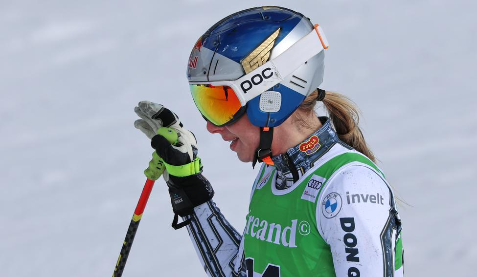 Ester Ledecká v cíli super-G v Soldeu