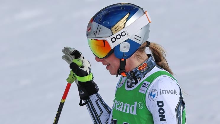  Ester Ledecká v cíli super-G v Soldeu