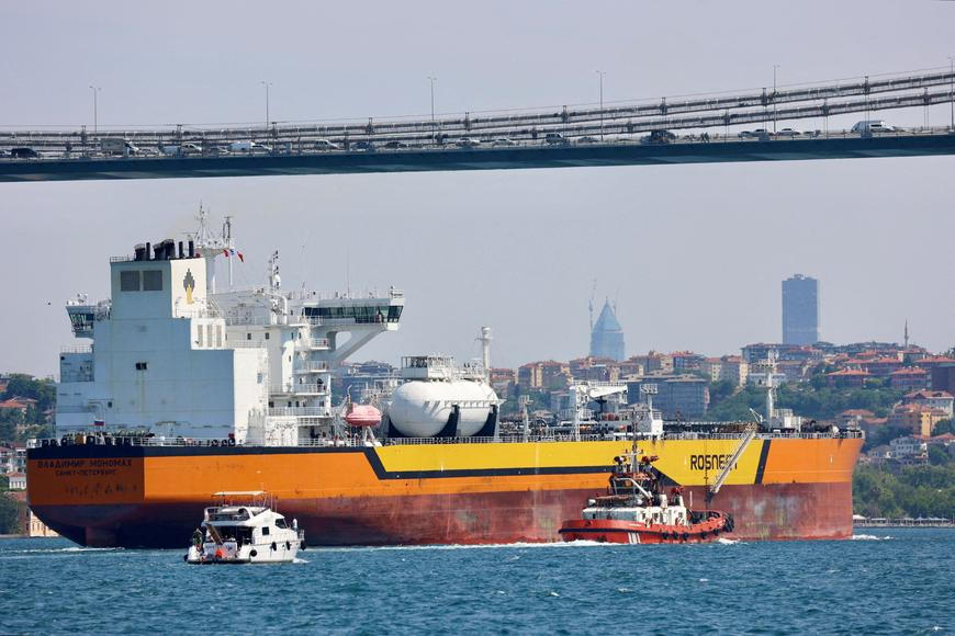 Belgičané zadrželi tanker z ruské stínové flotily. Je na cestě do přístavu, kde ho zabaví