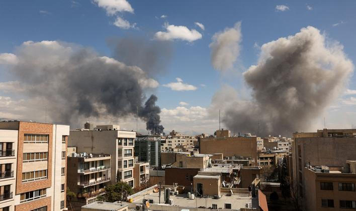 Následek úderu na Teherán, 1. března 2026.