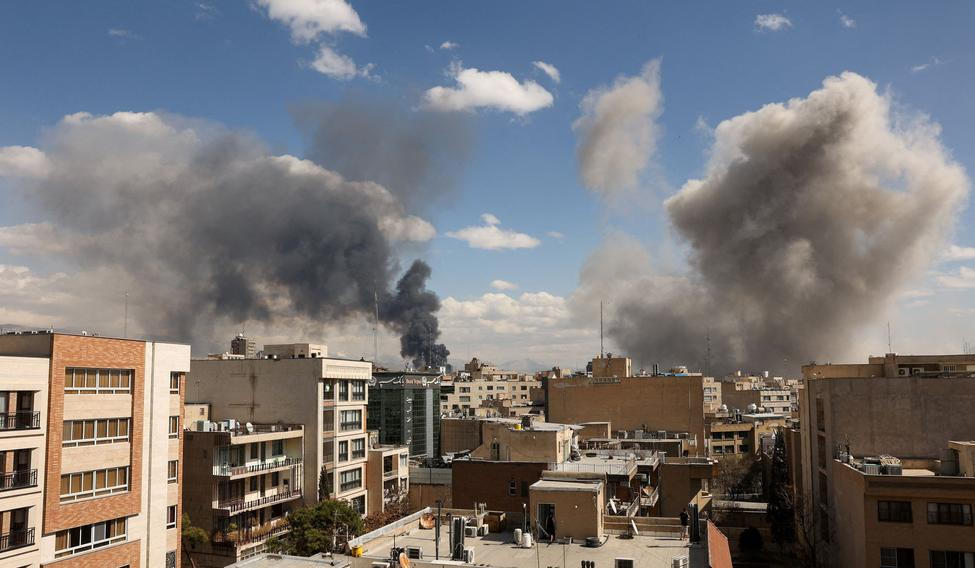 Následek úderu na Teherán, 1. března 2026.