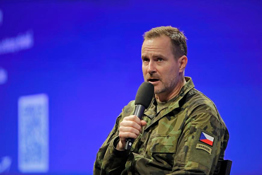 Obrana nedoporučila Řehkovi účast v Otázkách Václava Moravce, byl prý vidět moc často