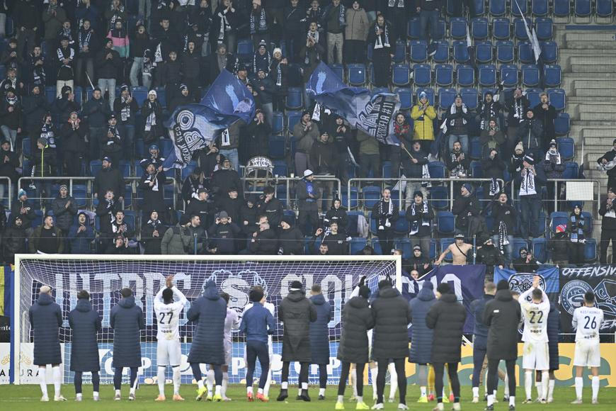 Slovácko se zvedá a utíká ode dna tabulky. V Karviné zvítězilo navzdory vyloučení