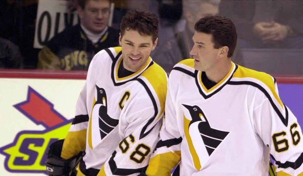 Jaromír Jágr a Mario Lemieux v dresu Pittsburghu