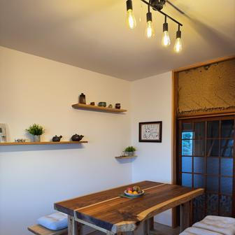 Právě tehdy poprvé slyšeli o fenoménu akiya – o opuštěných domech.