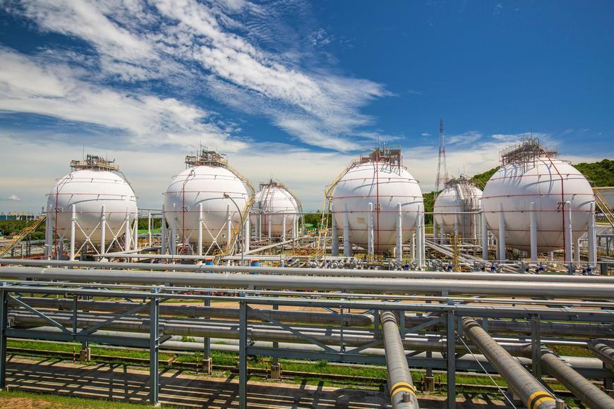 Plyn skokově zdražil, stojí už přes 40 eur. Zásobníky jsou plné sotva ze třetiny