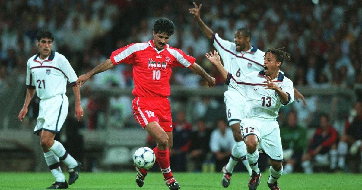 "Nejnabitější zápas historie." Íránci dali Američanům růže, sami měli čelit výhrůžkám