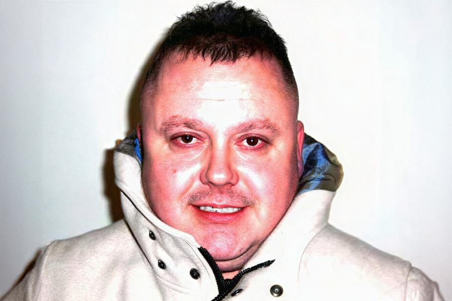Levi Bellfield na archivním portrétu, pořízeném před jeho odsouzením za sérii útoků v jihozápadním Londýně na počátku 2000s.