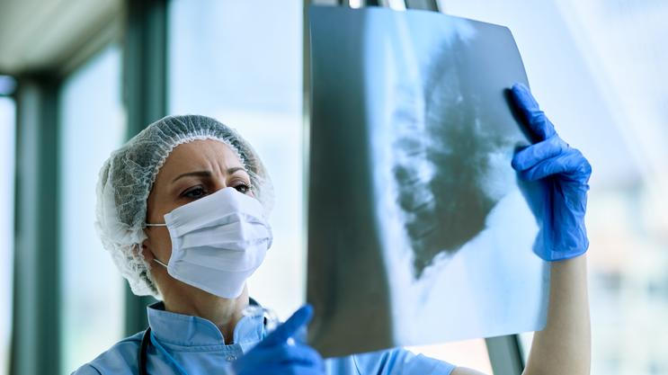 „Je to časovaná bomba,“ říká o lidech s neléčenou tuberkulózou pneumolog Jiří Votruba.