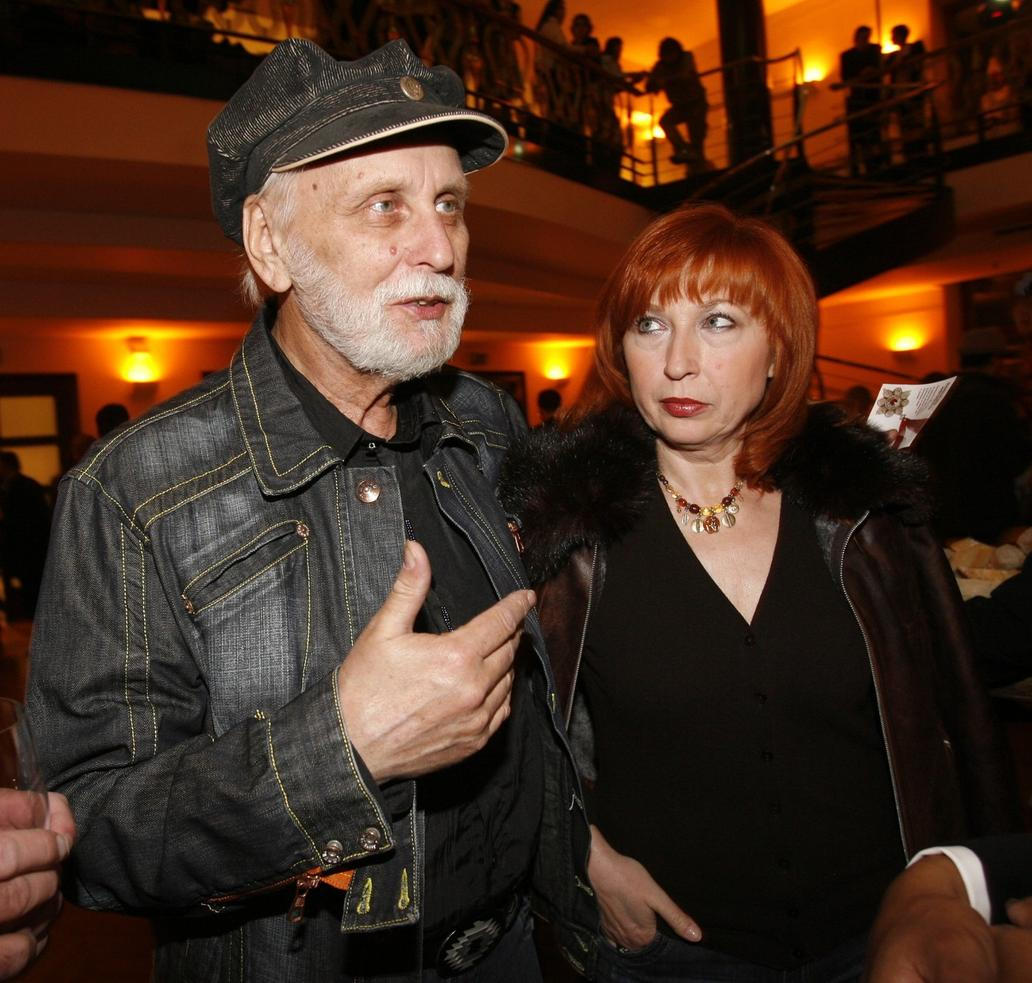 Karel Cernoch, manzelka