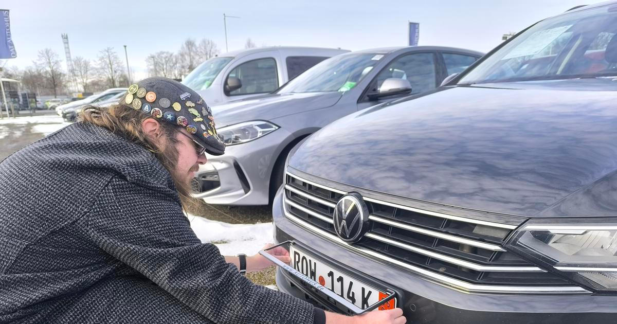 Zpátky v největším německém autobazaru: Prodejce nás napíná, zvládne Passat 600 km?