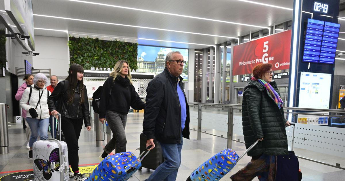 Dovolenou si zkrátili, bezpečí má přednost. V Praze přistálo letadlo s turisty z Blízkého východu
