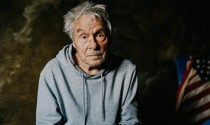 O sobě samém mluví Jan tvrdě. „Nejsem génius.“ Kdo tedy? „Podvodník.“ V čem? „Lhal jsem. V těch fotkách. To nejsou fotky, jak by měly být.“