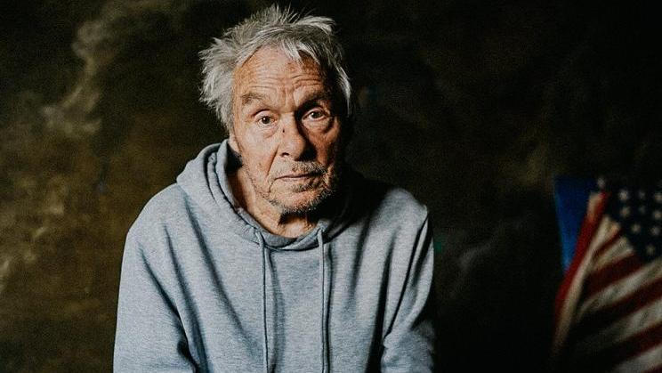 O sobě samém mluví Jan tvrdě. „Nejsem génius.“ Kdo tedy? „Podvodník.“ V čem? „Lhal jsem. V těch fotkách. To nejsou fotky, jak by měly být.“ 