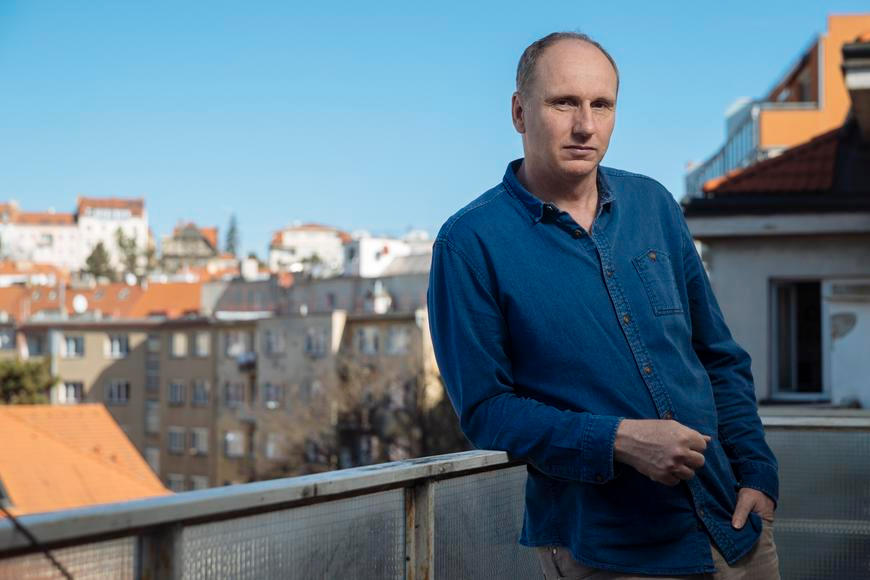 Proč si dříve chudí kluci staví paláce, kde nikdo nebydlí? Vyšla kniha Turbo-venkov