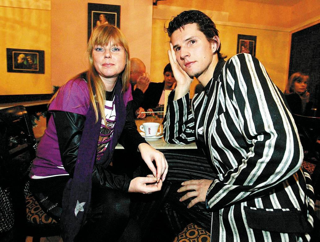 Druhým manželem Lenky byl o sedmnáct let mladší David Holas. Lenka Kořínková, David Holas