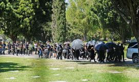   „Pán kohoutů“ ve zlaté rakvi: El Mencho už zní v baladách podsvětí