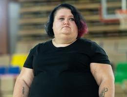 Svou počáteční váhu 171 kilogramů chce Helena dostat pod stovku: touží být konečně zdravá a líbit se i sama sobě. S tím se pojí vysněný váhový úbytek 90 kilogramů.