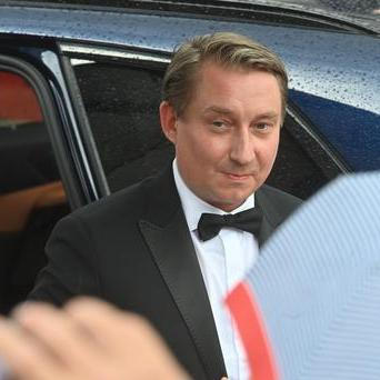 Herec Robert Mikluš  na červeném koberci při příjezdu na slavnostní zahájení 57. ročníku Mezinárodního filmového festivalu, 30. června 2023, Karlovy Vary.