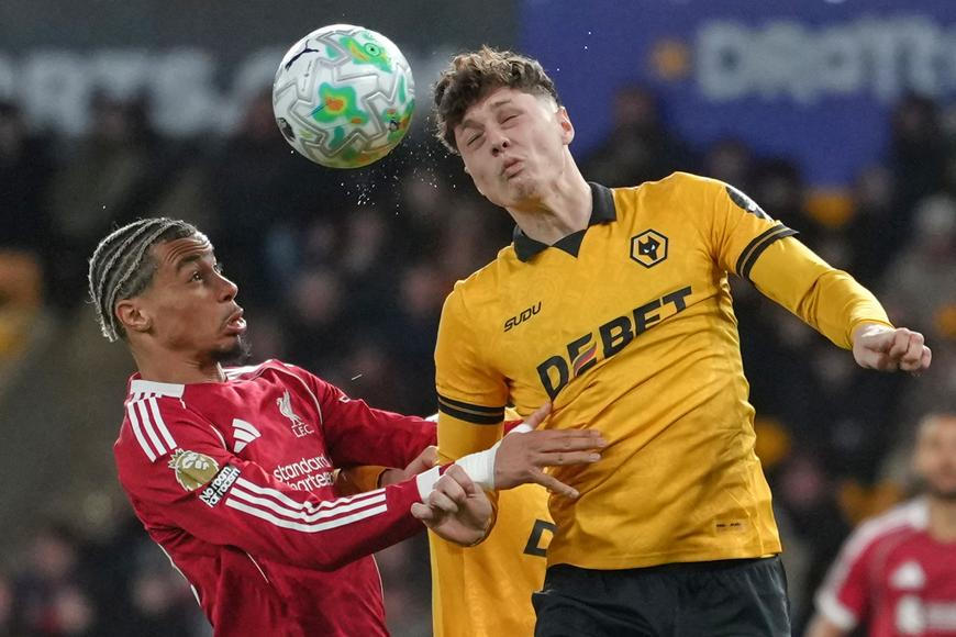 Co se to děje v Anglii? Wolves po Aston Ville šokovali také Liverpool, přispěl i Krejčí