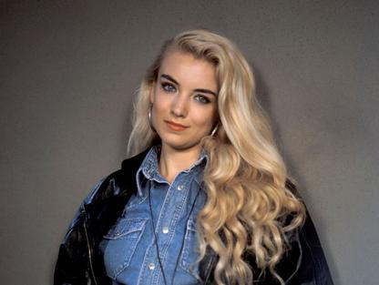 Eva VEJMĚLKOVÁ