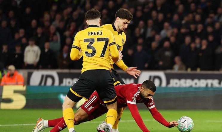Premier League - Wolverhampton Wanderers v Liverpool