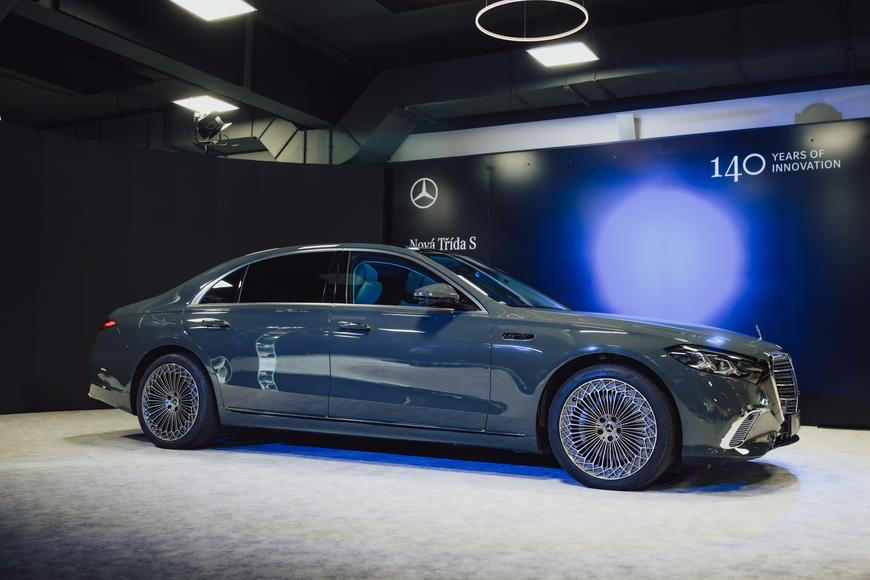 Největší modernizace v historii modelu. Mercedes-Benz třídy S vyslyšel kritiku tlačítek