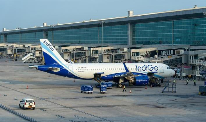 Pobyt se Anně Vrkoslavové protáhne o pět dní. Samotná Indie je podle ní paradoxně ta menší starost. „Ubytování i jídlo jsou tu levné. To zvládneme.“