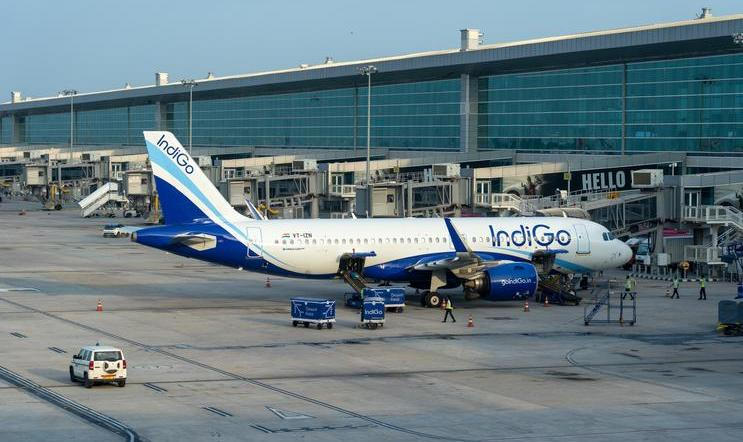 Pobyt se Anně Vrkoslavové protáhne o pět dní. Samotná Indie je podle ní paradoxně ta menší starost. „Ubytování i jídlo jsou tu levné. To zvládneme.“