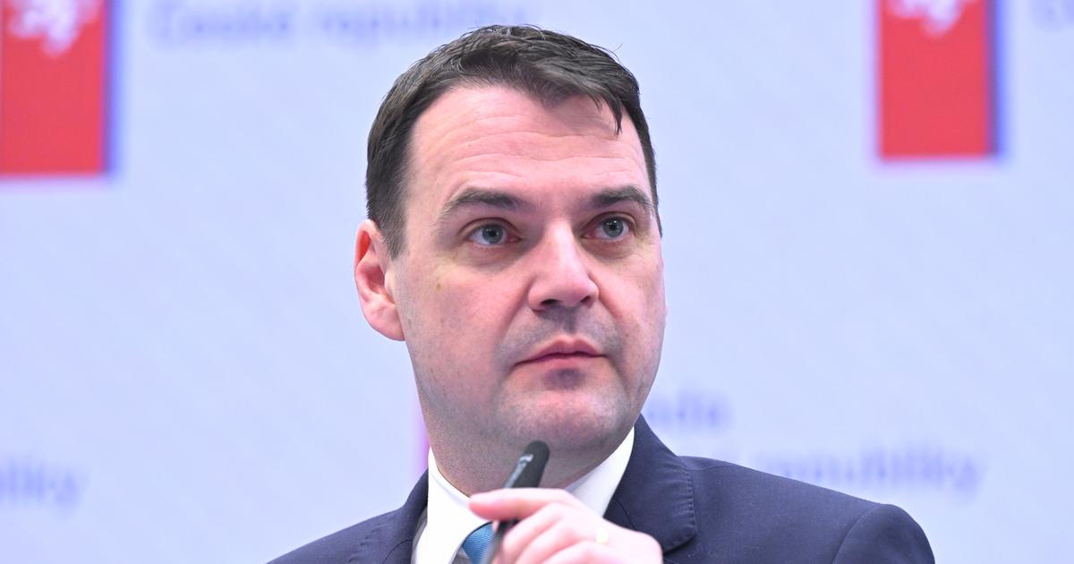 Škrty v rozhlase. Macinka chce zrušit službu, kterou si stát platí od roku 1936