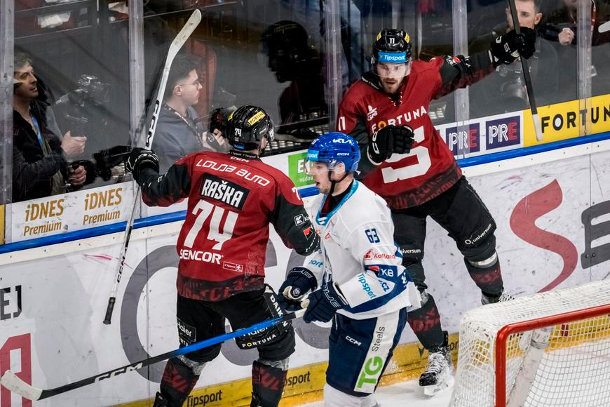 Kladno si po 13 letech zahraje play off, Sparta posunula divácký rekord