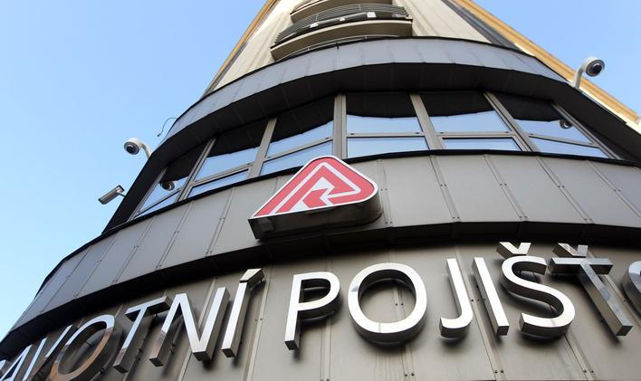 Mobilní aplikaci VZP už si v mobilu aktivovalo téměř 2,4 milionu lidí. Počet klientů na filiálkách tak klesl jen za poslední tři roky o třetinu.