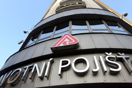 Mobilní aplikaci VZP už si v mobilu aktivovalo téměř 2,4 milionu lidí. Počet klientů na filiálkách tak klesl jen za poslední tři roky o třetinu.