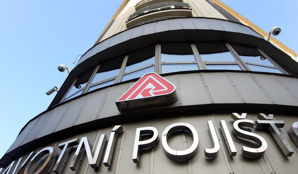 Mobilní aplikaci VZP už si v mobilu aktivovalo téměř 2,4 milionu lidí. Počet klientů na filiálkách tak klesl jen za poslední tři roky o třetinu.