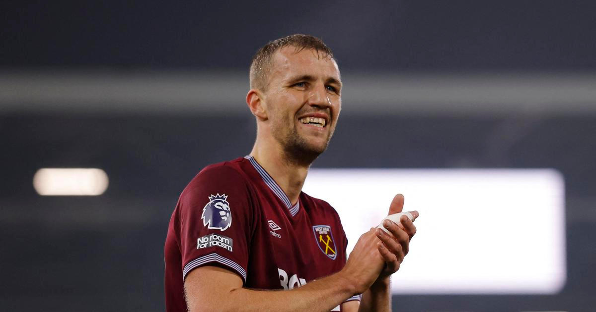 Souček: prý legenda Premier League. Zase je úplně všude. A jako jediný potěšil děti