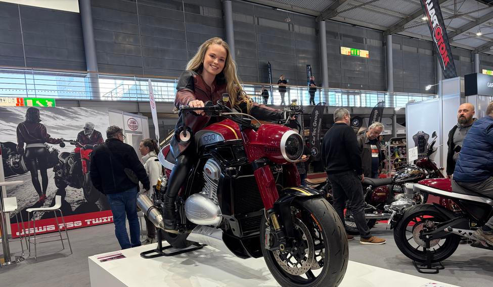 Novinky Jawy na výstavě Motosalon