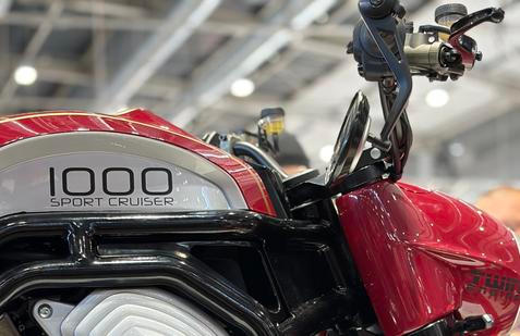 Novinky Jawy na výstavě Motosalon