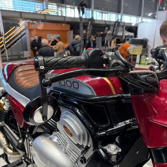 Novinky Jawy na výstavě Motosalon