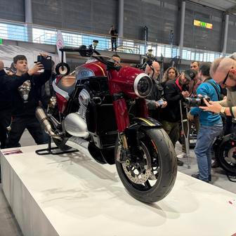 Novinky Jawy na výstavě Motosalon