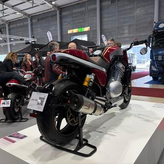 Novinky Jawy na výstavě Motosalon