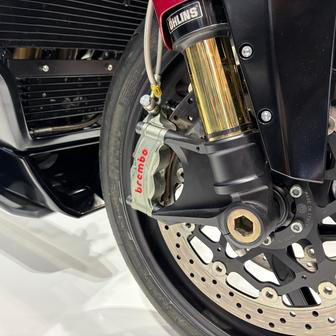 Novinky Jawy na výstavě Motosalon