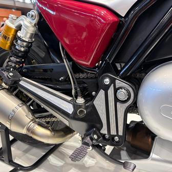 Novinky Jawy na výstavě Motosalon