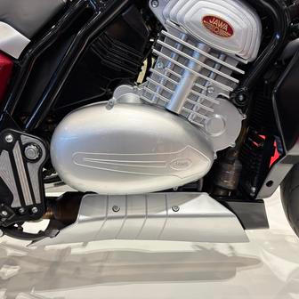 Novinky Jawy na výstavě Motosalon