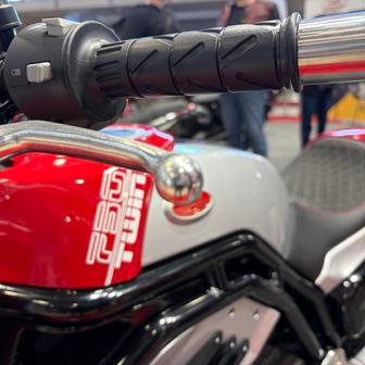 Novinky Jawy na výstavě Motosalon